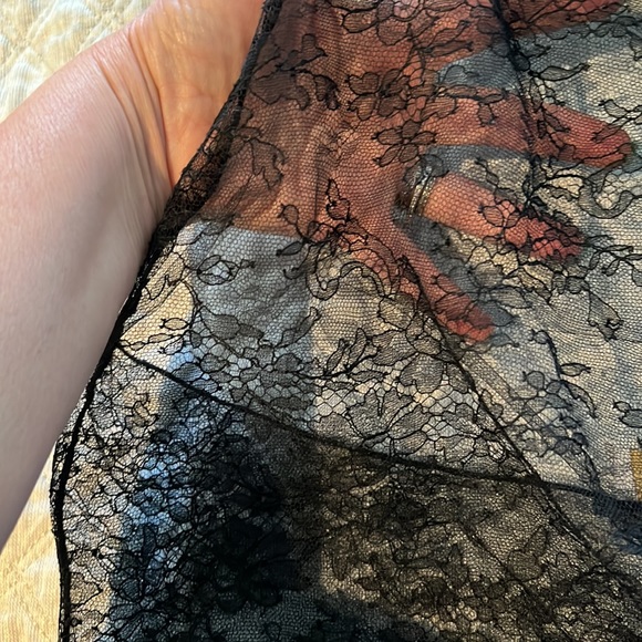 Valentino vintage Authentic, lace lined with second layer of lace. Gorgeous - Picture 7 of 12